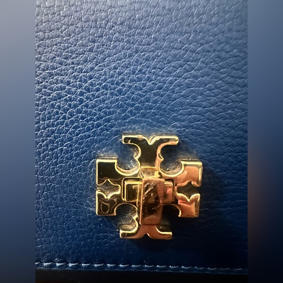 Tory Burch Robinson Crossbody Bag - Picture 12 of 12